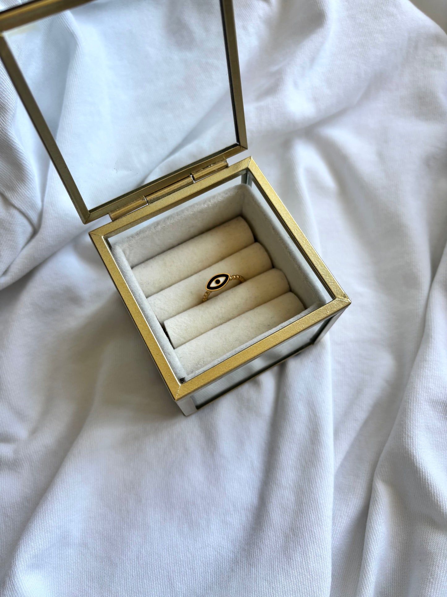 gouden ring met oog - 1010