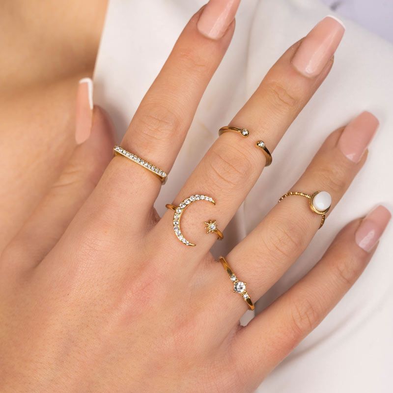 New moon ring - gold