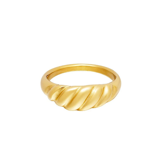 Croissant ring - gold